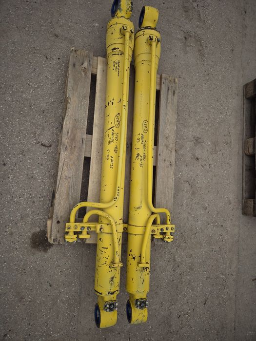 Siłownik podnoszenia ramienia Komatsu  pc 210-6  części