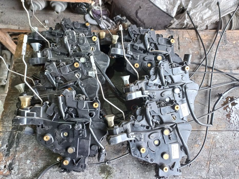 Замок бокових дверей T5 замок боковой двери Т5Volkswagen