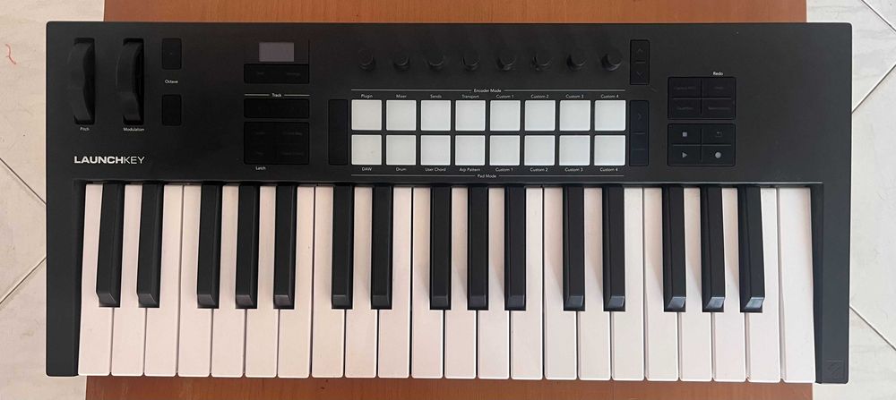 Novation Launchkey 37 MK4 - Teclado MIDI