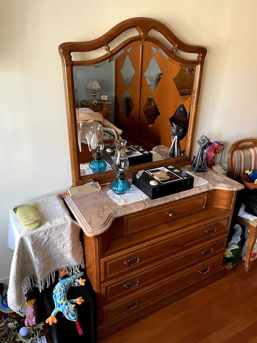 Quarto de casal, cabeceiras e cómoda