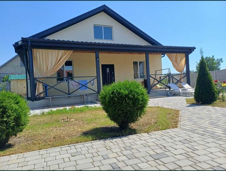 Продам добротный дом в  Великодолинском