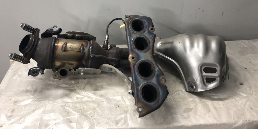 Випускний колектор 36120 Toyota Rav 4 hibrid  Каталізатор з Рав 4 2017