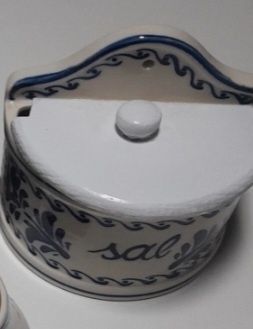 Conjunto de 5 peças de loiça de Viana pintada à mão