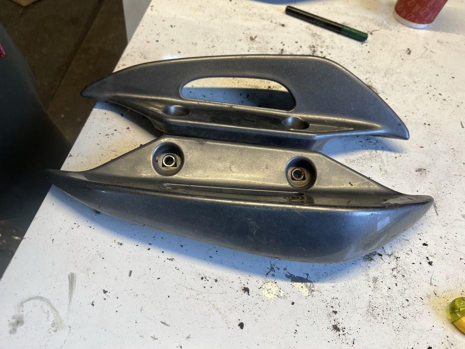 Suzuki burgman 125 k7 k8 uchwy pasazera komplet