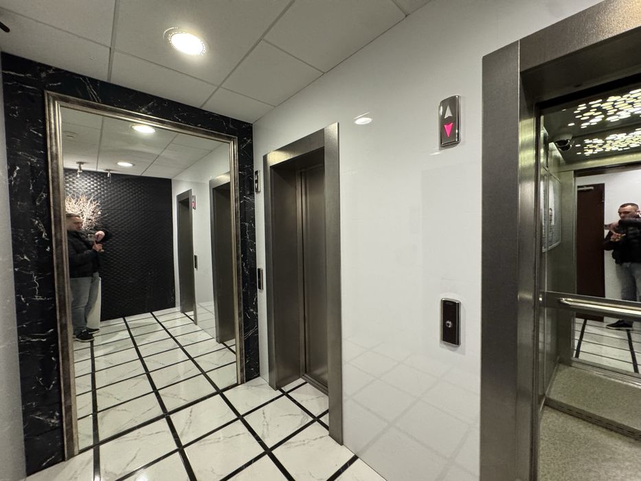 Без комісії Космополітан Сosmopolitan Дегтярівська 25А стильна класика