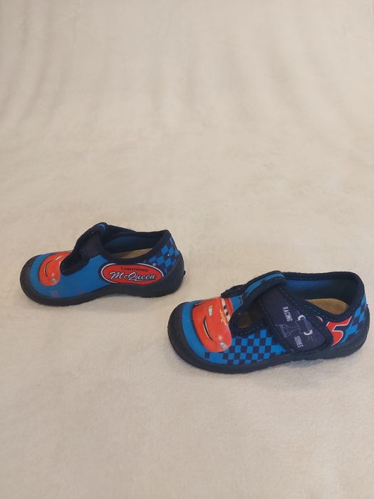 Sprzedam sandałki/kapcie numer 24