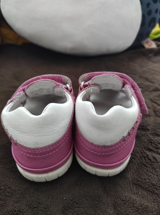 Sandały dziecięce 22