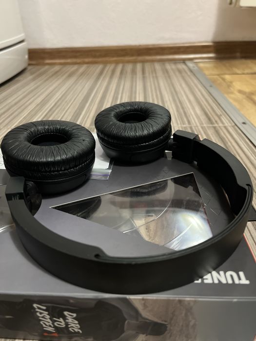 Безпровідні навушники JBL