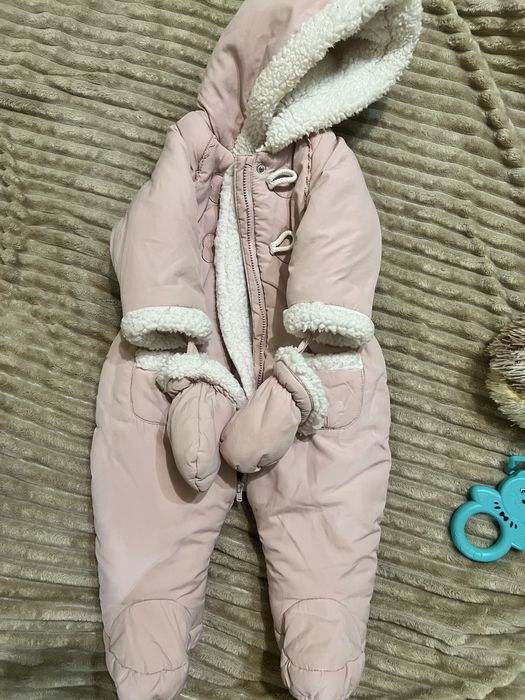 Зимовий комбез з рукавичками