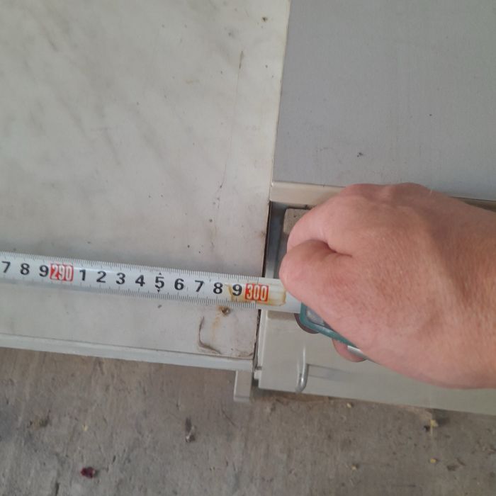 Столи   .  тумби .меблі для гаража