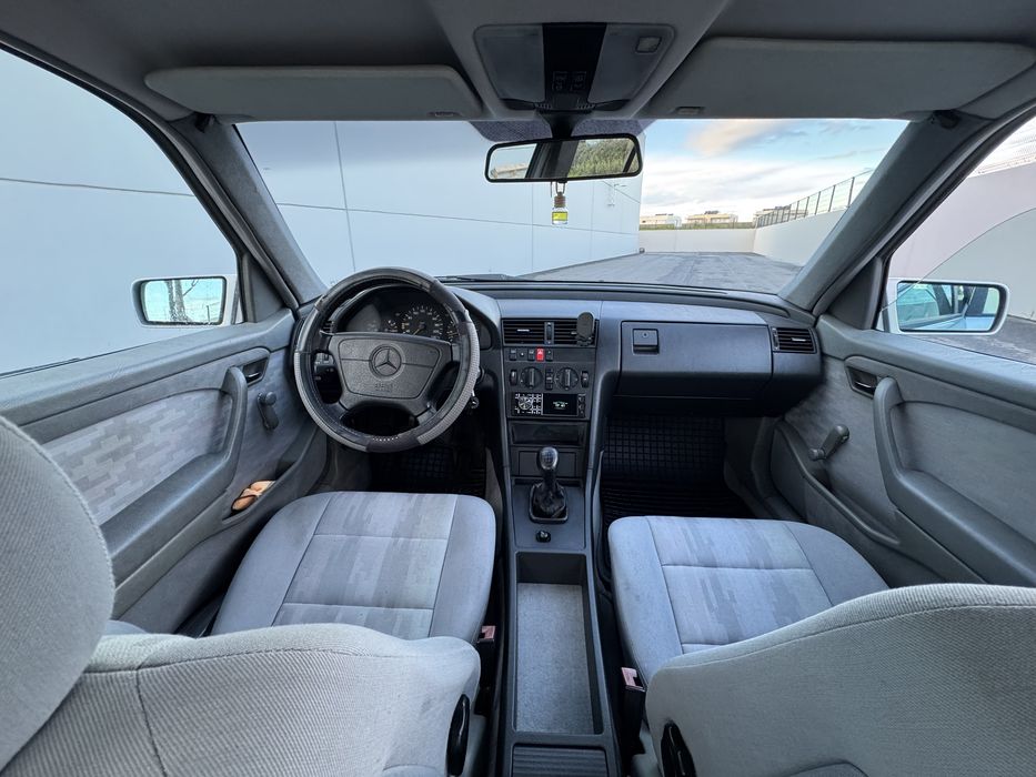 Mercedes-benz c220 D