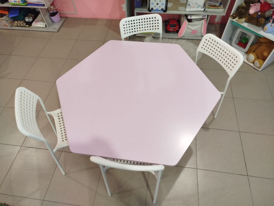 Продається меблі з дитячого центру.