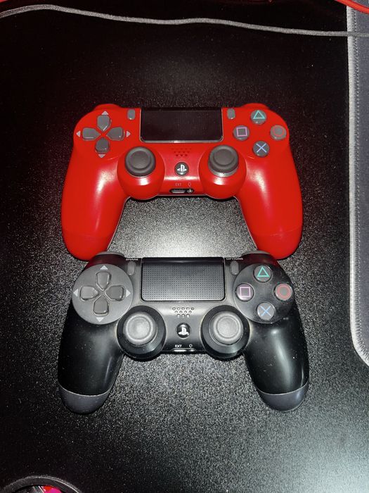 PlayStation 4 + 2 Controllers (Formatted and Sanitized)64563867622146123