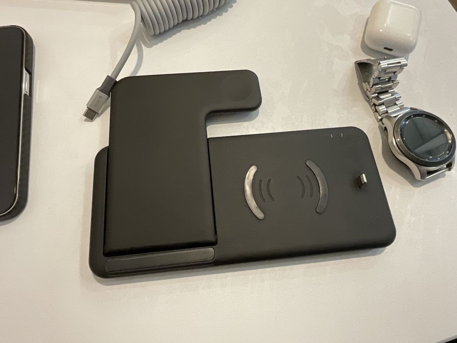 Бездротовий зарядний пристрій док станція 4 in 1 wireless