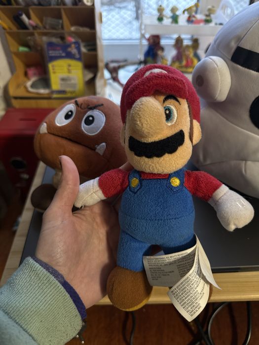 Дві іграшки по мотивам Маріо