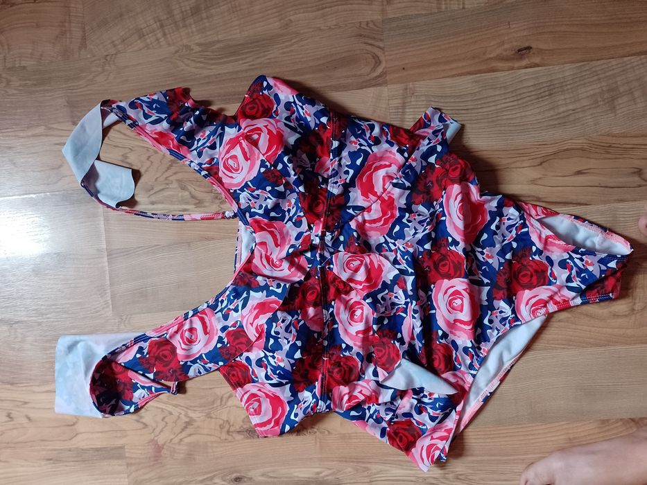 Strój jednoczęściowy 44/46