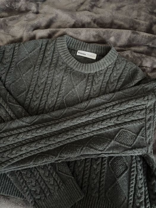 Светр сірий Bershka