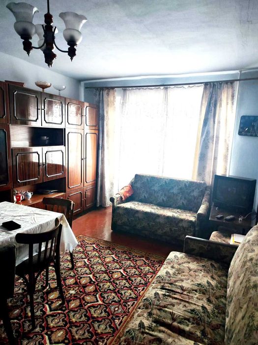 продам 3 кімн кв,3\5 цегла, Інгульский район,поруч кінотеатр Юность