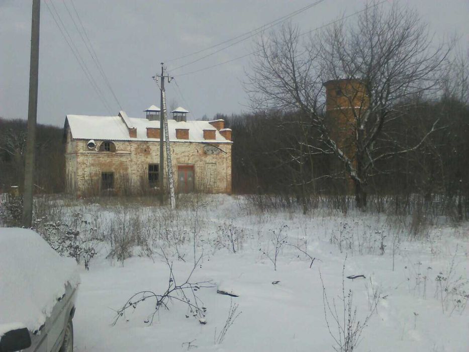 Ярмолинці Виробничі приміщення 1300 кв м з земельною  ділянкою 1,750га