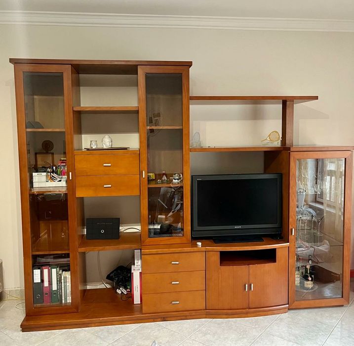 Móvel de sala em Cerejeira + mesa e cadeiras