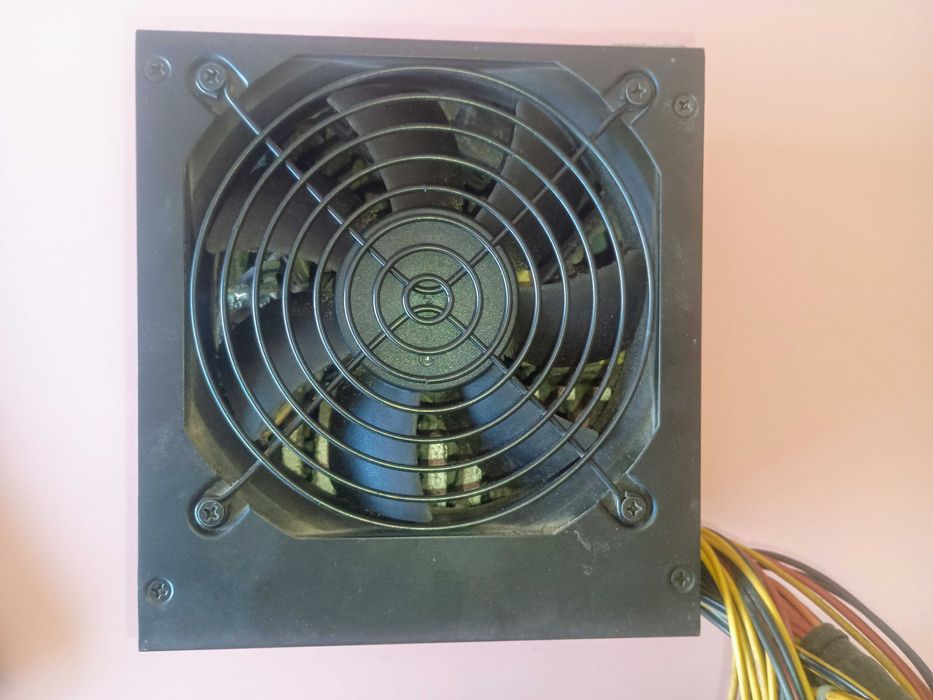 Fonte de alimentação PC Eurotech 560W (FPSPA560SA)