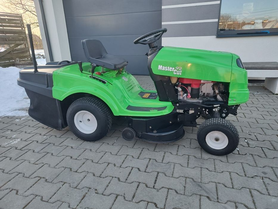 Traktorek ciagniczek kosiarka MTD z koszem centralnym Briggs manualna