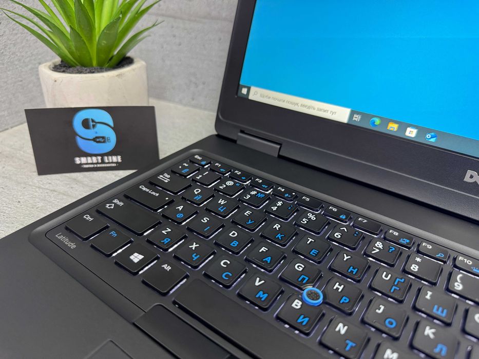 256gb ssd/15.6"/i5-6300u/8gb ddr4/Стильний ноутбук Dell 5580