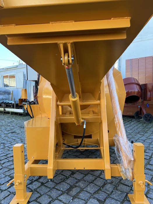 Betoneira Central Betão 400lts trifasica com pá rasto nova