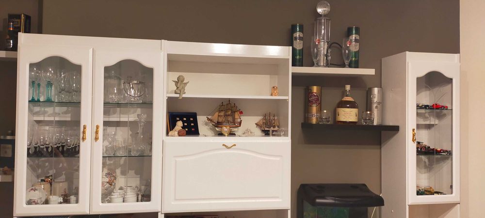 Mobília de Sala lacada em Branco com prateleiras