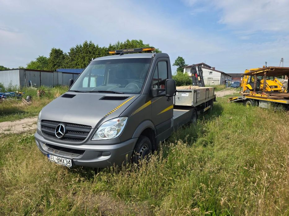 Mercedes-Benz 515CDI  Mercedes Benz 515CDI Specjalny plus naczepą HDS