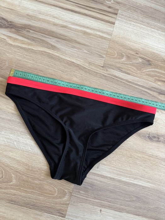 Strój kąpielowy dół majtki s/m 36/38 czarne z czerwonym stan bardzo dobry