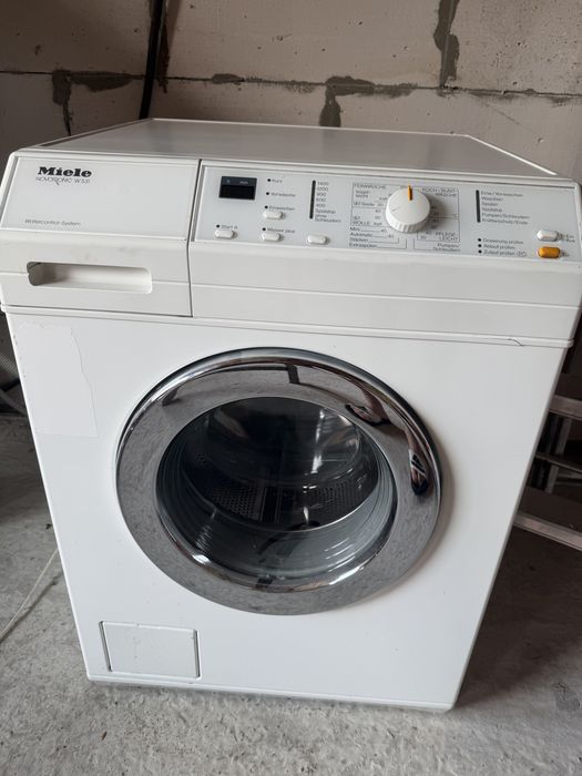 Продам пральну машинку Miele W531