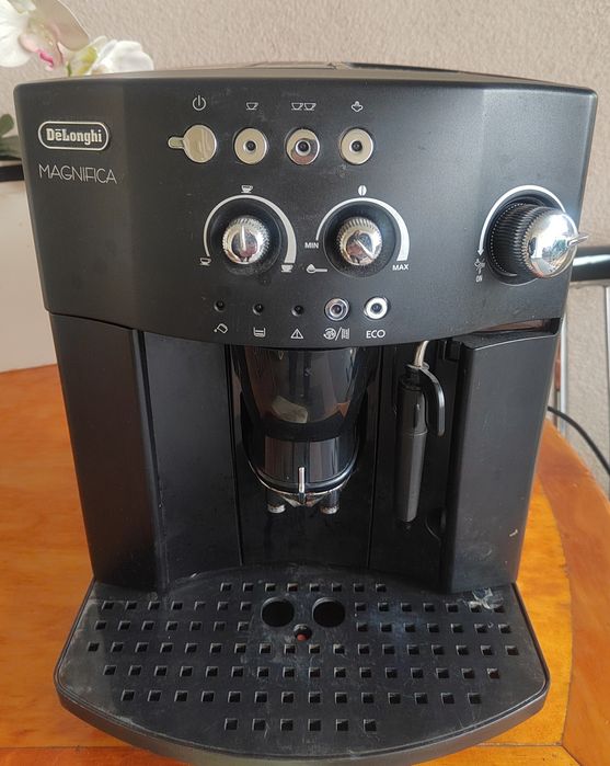 Продам кофеварку Delonghi