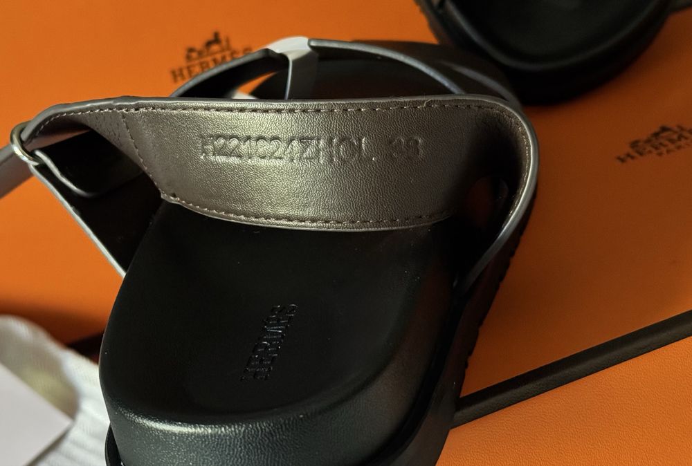 Сандалі ,шльопанці Hermès Chypre шкіра