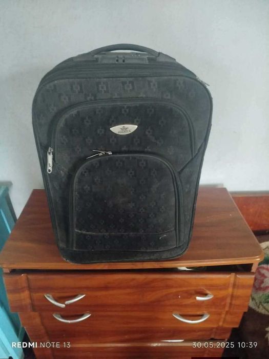 Валіза на колесах