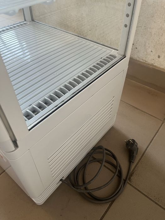 Холодильна Вітрина Frosty Кондитерська Обʼєм 58 Літрів Нова