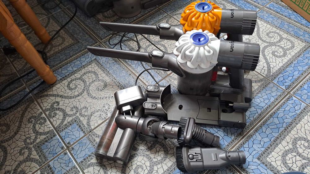 Dyson v6  пилосос