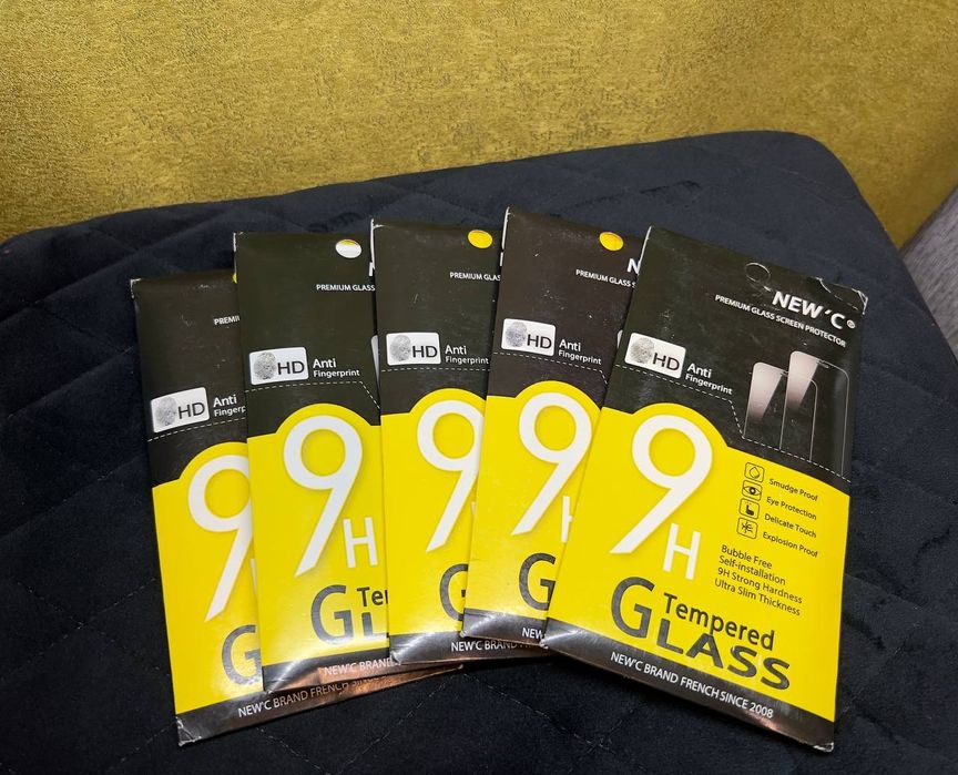 Лот захисного скла 9H для смартфонів та Apple Watch (Mr.Shield, NEW'C)