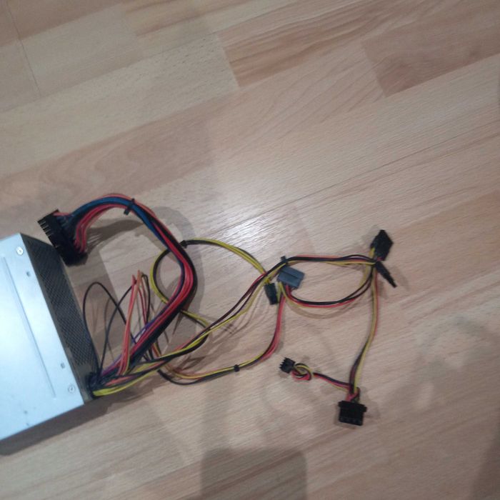 Блок питания Delux 400W под пломбой