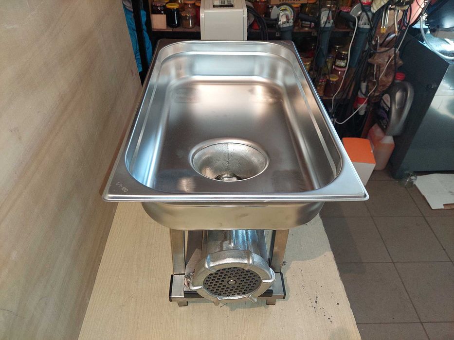 Maszynka Alfa 32 do mięsa i kości drobiowych na przekładni walcowej