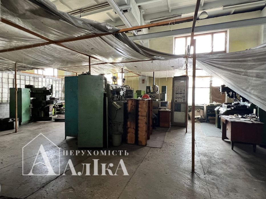 Продам велике Виробниче приміщення неподалік центру