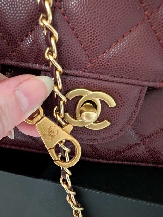 Сумочка Chanel 19 см з натуральної шкіри колір "спіла вишня"