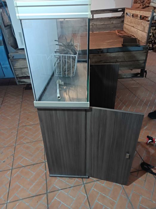 Vendo Aquário com bomba e acessórios