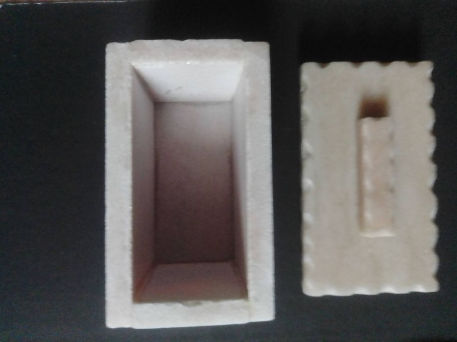 Caixa em pedra mármore rosa.12x12x7cm.