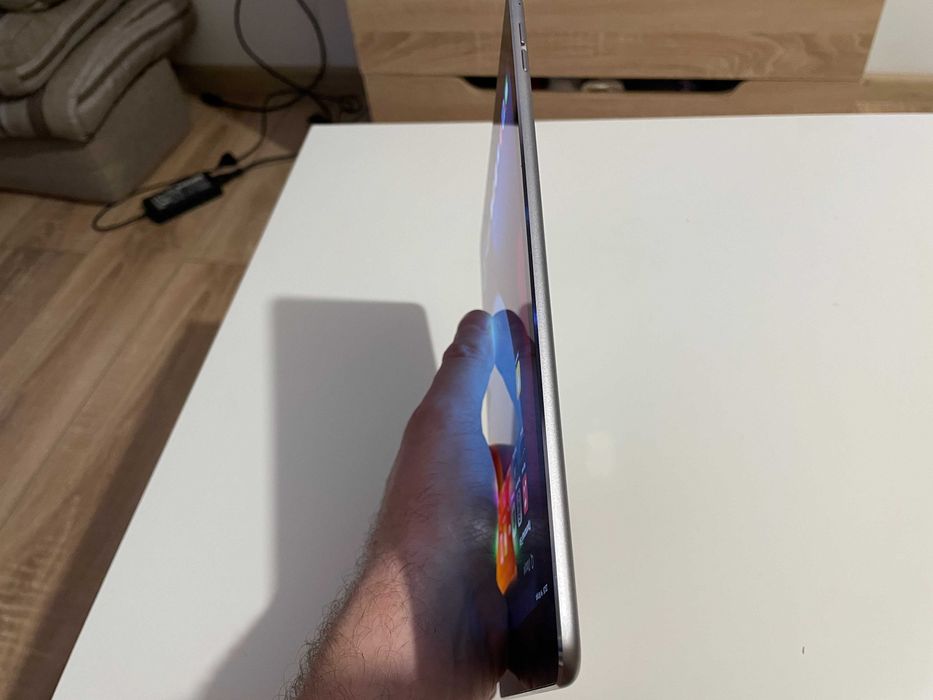 Планшет iPad Air 2 A1566 128GB 9.7" Retina (2048x1536)