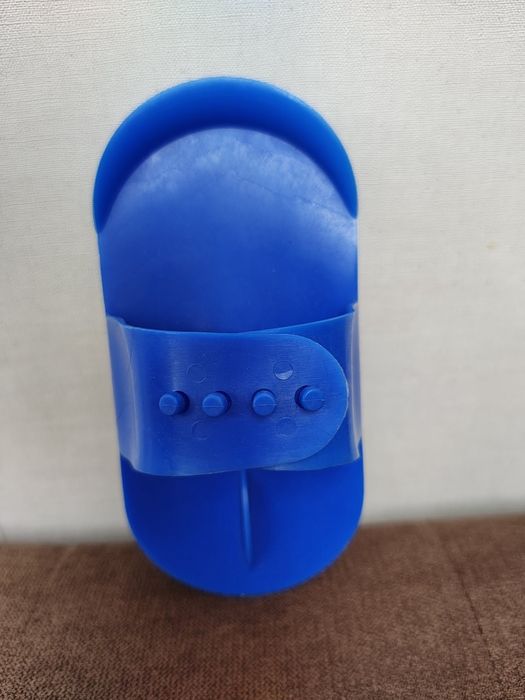 Щітка для коня пластикова