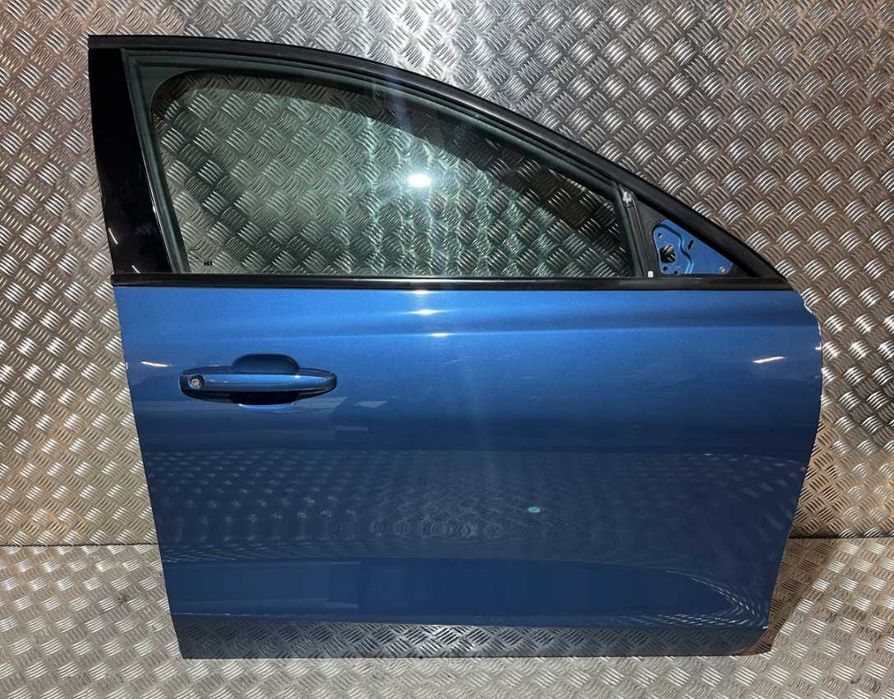 Двері Ford Focus Mk4 передні або задні праві ліві разборка