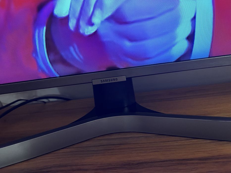 Samsung Ecrã Curvo 65’’ UHD Série 7 – Excelente Oportunidade