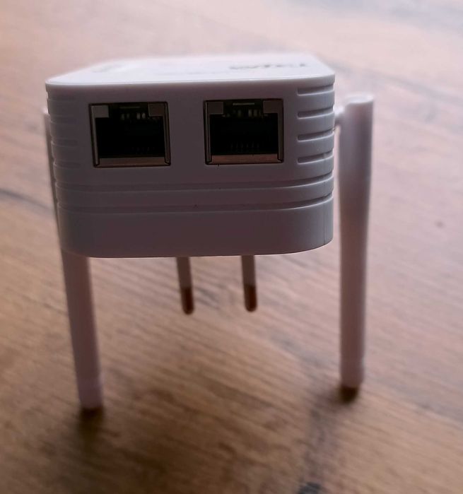 WIFI - extender / repeater Wzmacniacz sygnalu. 300 MBs 2.4 Ghz