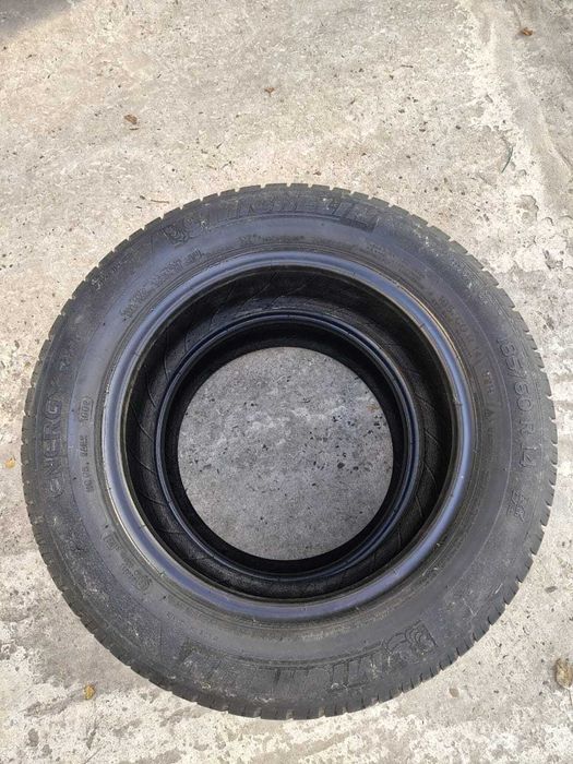 Шини Michelin 2шт (185/60/R14)